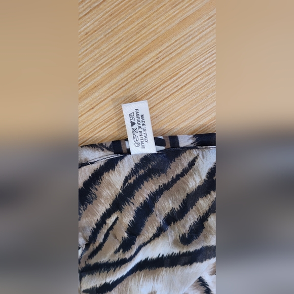 Animal print square scarf - Picture 6 of 6